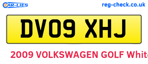 DV09XHJ are the vehicle registration plates.