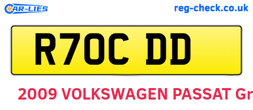 R70CDD are the vehicle registration plates.