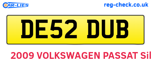 DE52DUB are the vehicle registration plates.