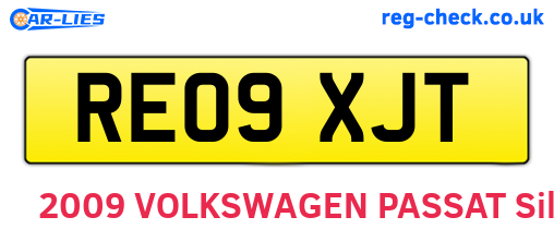 RE09XJT are the vehicle registration plates.
