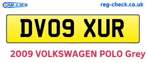 DV09XUR are the vehicle registration plates.