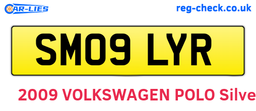 SM09LYR are the vehicle registration plates.