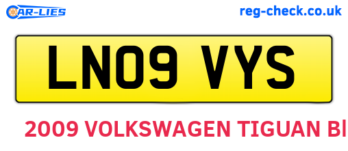 LN09VYS are the vehicle registration plates.