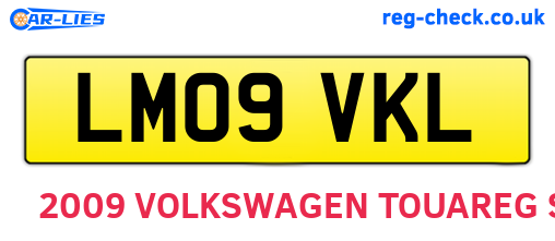 LM09VKL are the vehicle registration plates.