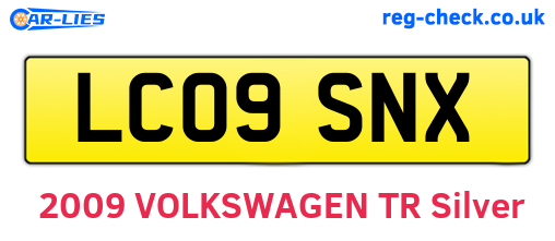 LC09SNX are the vehicle registration plates.