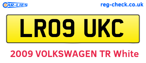 LR09UKC are the vehicle registration plates.