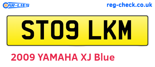 ST09LKM are the vehicle registration plates.