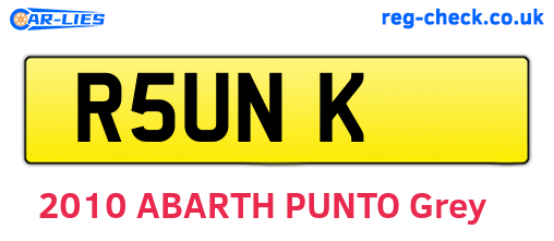 R5UNK are the vehicle registration plates.