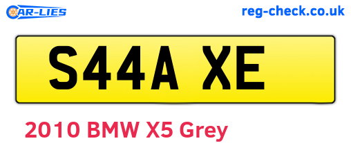 S44AXE are the vehicle registration plates.