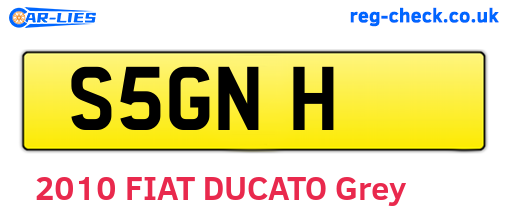 S5GNH are the vehicle registration plates.