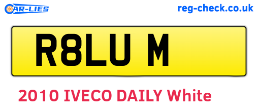 R8LUM are the vehicle registration plates.