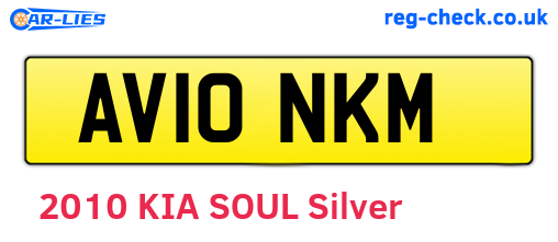 AV10NKM are the vehicle registration plates.