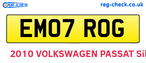 EM07ROG are the vehicle registration plates.