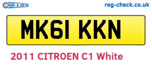 MK61KKN are the vehicle registration plates.