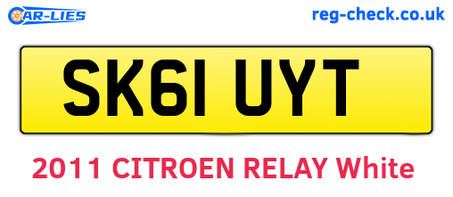 SK61UYT are the vehicle registration plates.