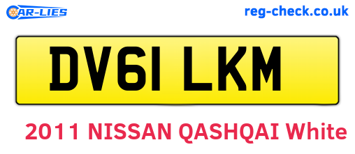 DV61LKM are the vehicle registration plates.
