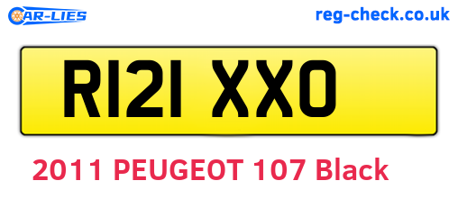R121XXO are the vehicle registration plates.