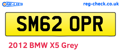 SM62OPR are the vehicle registration plates.