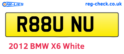R88UNU are the vehicle registration plates.