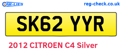 SK62YYR are the vehicle registration plates.
