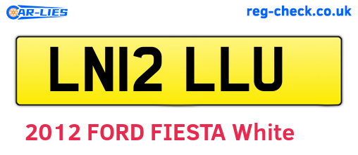 LN12LLU are the vehicle registration plates.
