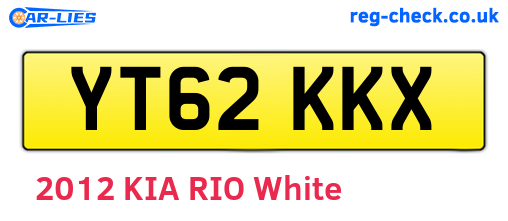 YT62KKX are the vehicle registration plates.