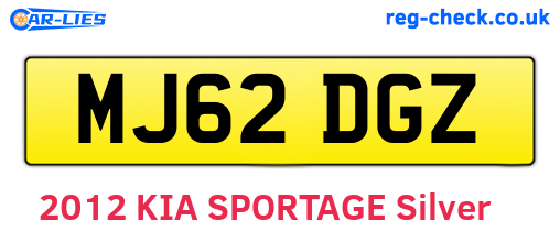 MJ62DGZ are the vehicle registration plates.