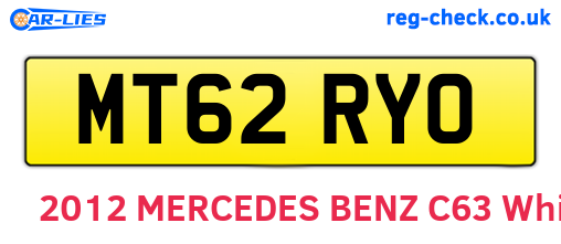 MT62RYO are the vehicle registration plates.