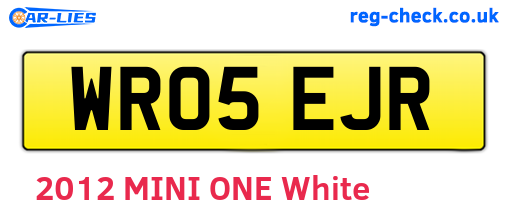 WR05EJR are the vehicle registration plates.