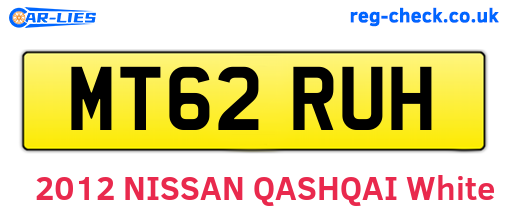 MT62RUH are the vehicle registration plates.