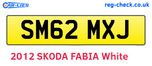 SM62MXJ are the vehicle registration plates.