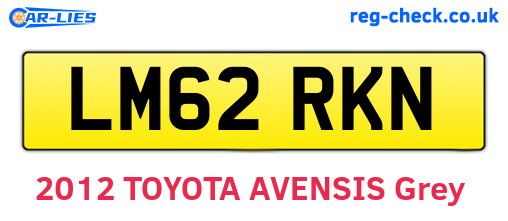 LM62RKN are the vehicle registration plates.