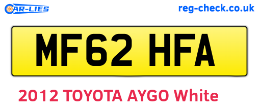 MF62HFA are the vehicle registration plates.