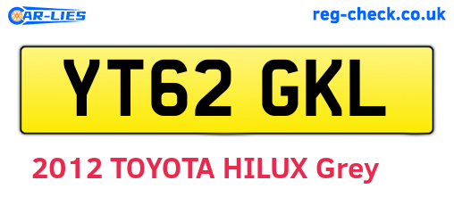 YT62GKL are the vehicle registration plates.