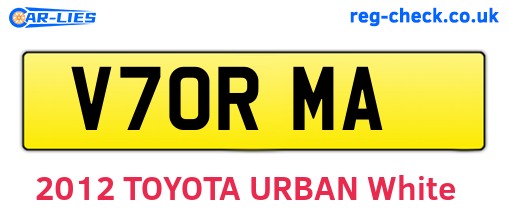 V70RMA are the vehicle registration plates.