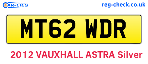 MT62WDR are the vehicle registration plates.