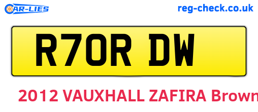 R70RDW are the vehicle registration plates.