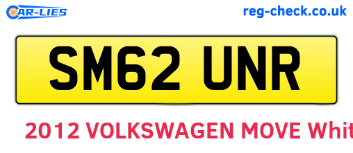 SM62UNR are the vehicle registration plates.