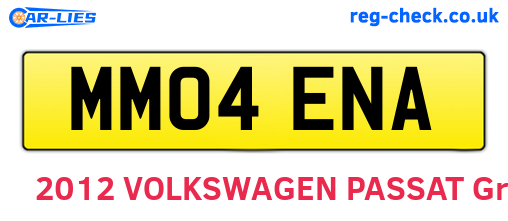 MM04ENA are the vehicle registration plates.