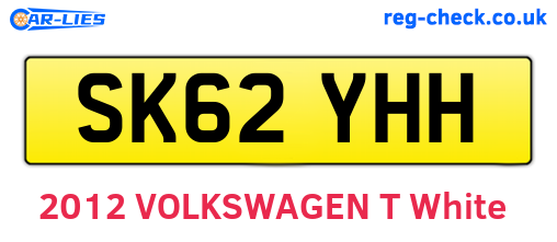 SK62YHH are the vehicle registration plates.