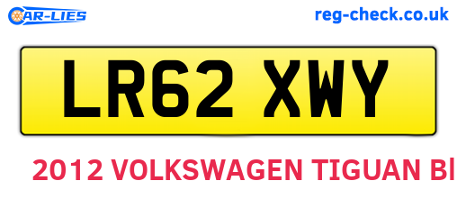 LR62XWY are the vehicle registration plates.