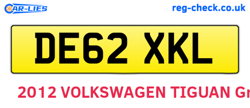 DE62XKL are the vehicle registration plates.