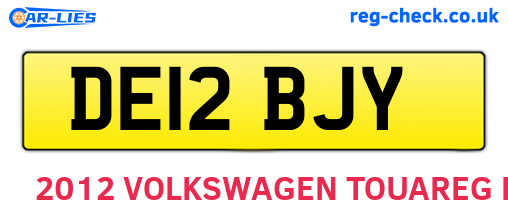 DE12BJY are the vehicle registration plates.