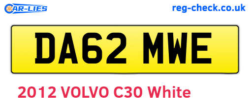 DA62MWE are the vehicle registration plates.
