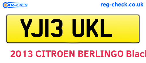 YJ13UKL are the vehicle registration plates.