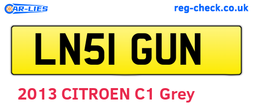 LN51GUN are the vehicle registration plates.