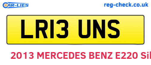 LR13UNS are the vehicle registration plates.