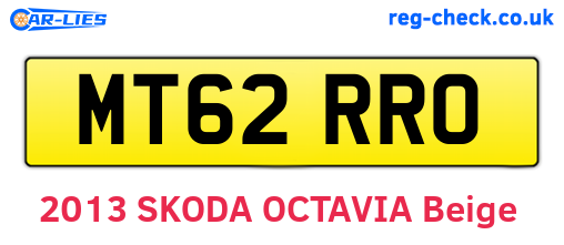MT62RRO are the vehicle registration plates.