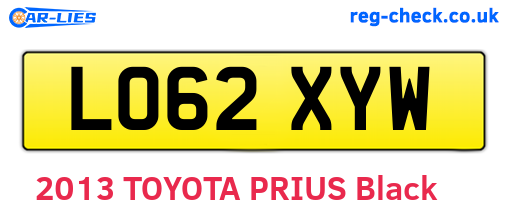 LO62XYW are the vehicle registration plates.