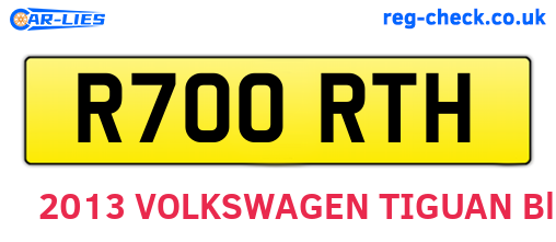 R700RTH are the vehicle registration plates.